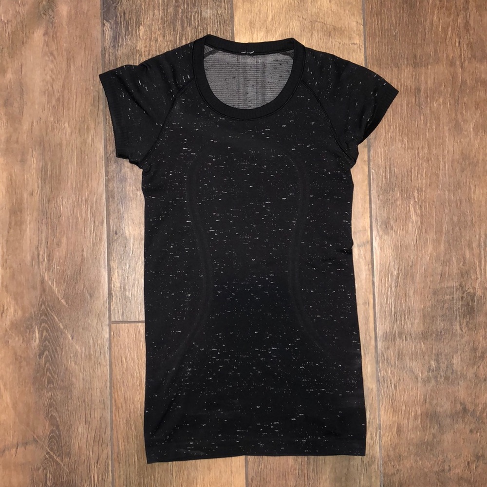 Lululemon women’s swiftly tech short sleeve crew